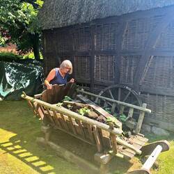 Leiterwagen mit Torf