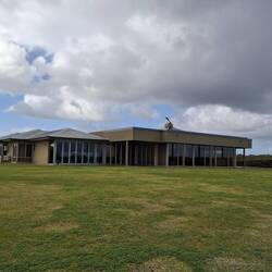 Incognito - holiday home to share for 4 couples