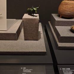exquisite bronze artifacts