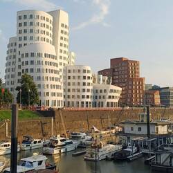 Moderne Gebäude von Gehry