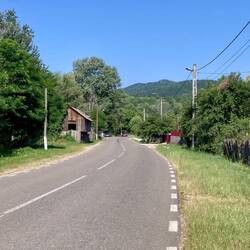 Ich gelange immer weiter in die Täler- und Bergwelt