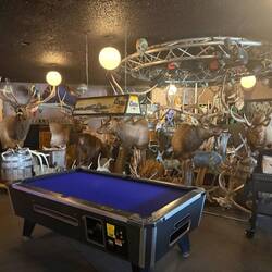 Cool room @ this bar& grill - had a lot of history apparently.