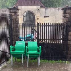 Auch mein Pferd muss geduldig abwarten bis das Hagelgewitter vorüber ist