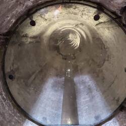 der Runde Turm - Blick im Inneren nach unten