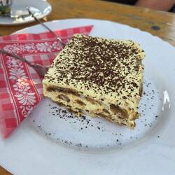 Und als Extradessert noch ein Tiramisu 😋