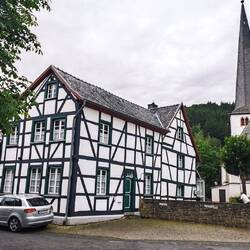 Olef ... schmuckes Örtchen.