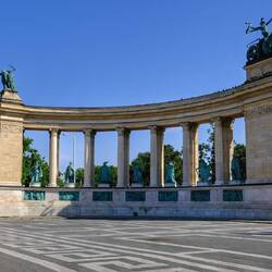 Heroes Square, still in Andeassy Avenue