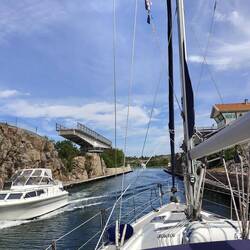 Im Sote-Kanal die Swingbridge