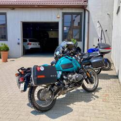 180'000km erreicht. Es ist Zeit für einen Service während ich für einige Tage in Brasow verweile