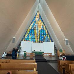 Ansonsten eine sehr schlicht gehaltene Kirche
