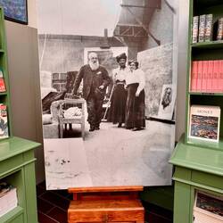 Im ehemaligen Atelier ist heute der Souvenir Shop