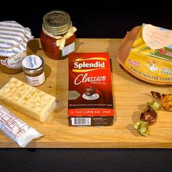Welcome gift ... including homemade jams and eggs from their own chickens ... Cesa dele Angele.