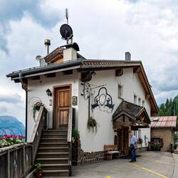 Cesa dele Angele (the stairs go up to the owner's apartment) — Colle Santa Lucia, Italy.