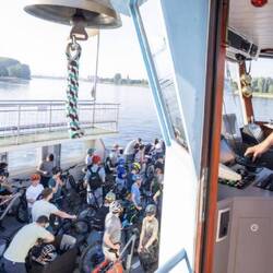 Die bringen 600 Schüler und über 2000 PKW über den Rhein.
