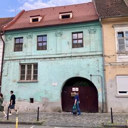 Im unscheinbaren Gebäude haben historische Revolutionäre gewohnt