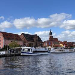 Hafen Waren