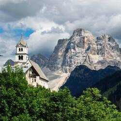 Though the clouds move in for a while, the light is bright today — Colle Santa Lucia, Italy.