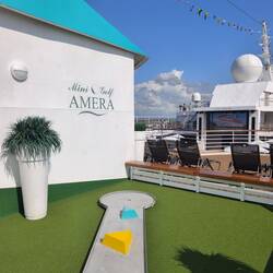 Ob wir es diesmal schaffen Minigolf zu spielen?