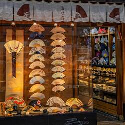 LOTS of souvenirs everywhere. Though in this case - not a fan.