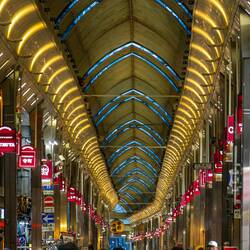 Another maze of a shopping district