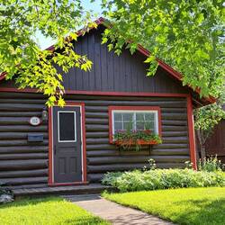 Maison en bois rond de 90 ans, construit pour les travailleurs de la mine