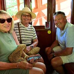 Bergbahn passengers