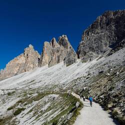 Tre Cime di Lavaredo trail ... this section is flat and easy
