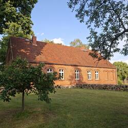 Das Pfarrhaus. Gartenseite