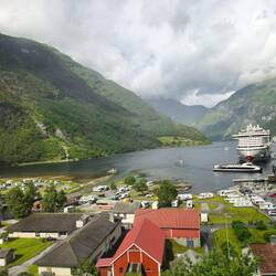 Blick hinunter auf Geiranger
