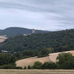Burg von weiter weg