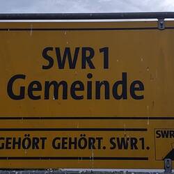 Originelles Ortsschild