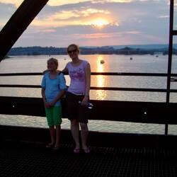 Sarah und Katja auf der Walnut Street Bridge.