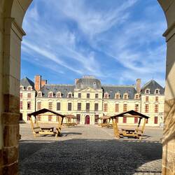 Le château de Thouars, utilisé en tant que collège. Sympa de faire sa scolarité dans un tel cadre.