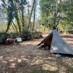 Et un chouette emplacement au camping de Thouars, au bord du Thouet