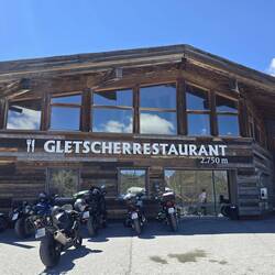 Gletscherstation auf 2750m