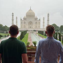 Der Marmor stammt aus den Steinbrüchen von Makrana in Rajasthan.