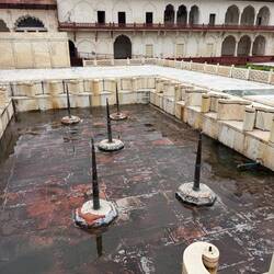 Wasserbecken und Springbrunnen sorgten für natürliche Kühlung. Funktionierte durch Schwerkraft.