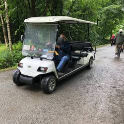 Mit diesem Shuttlelmobil bin ich zurück zum Parkplatz gefahren worden. Es war herrlich...