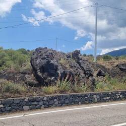 Schon bei der Anfahrt auf 1.900m bekam man einen Eindruck von den Lava-Skulpturen hier.
