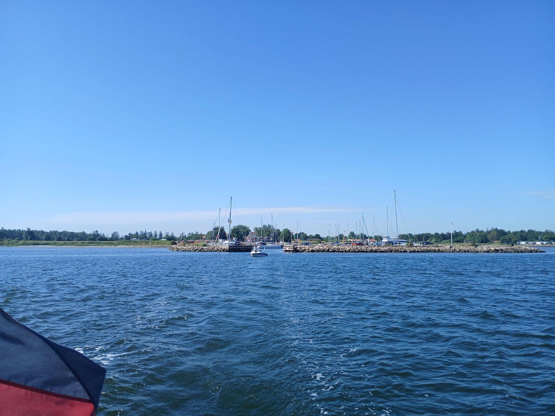 Mou wir verlassen den Hafen
