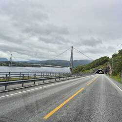 Dann geht es wieder nordwärts über diese 1,5 km lange Brücke.