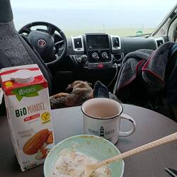 Frühstück mit 🐋 (?)