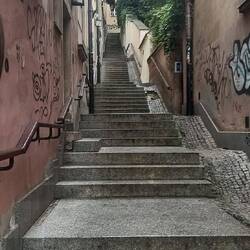 Treppe vom Parkplatz in die Altstadt.