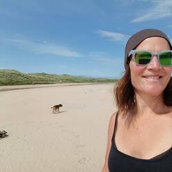Alle sind glücklich, bis auf Boje: der findet Strand scheiße