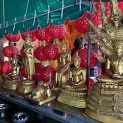Im Buddhismus steht jeder Wochentag für einen eigenen Buddha mit besonderer Bedeutung.
