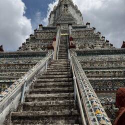 🪜 Die obersten Treppen sind heute aus Sicherheitsgründen gesperrt.