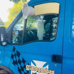 Nuestros vecinos creen que fabricamos algo ilegal, solo intentamos no derretirnos vivos.