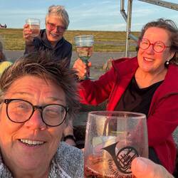 Sonnenuntergang am Deich mit Alkfreiem Sekt 🤙
