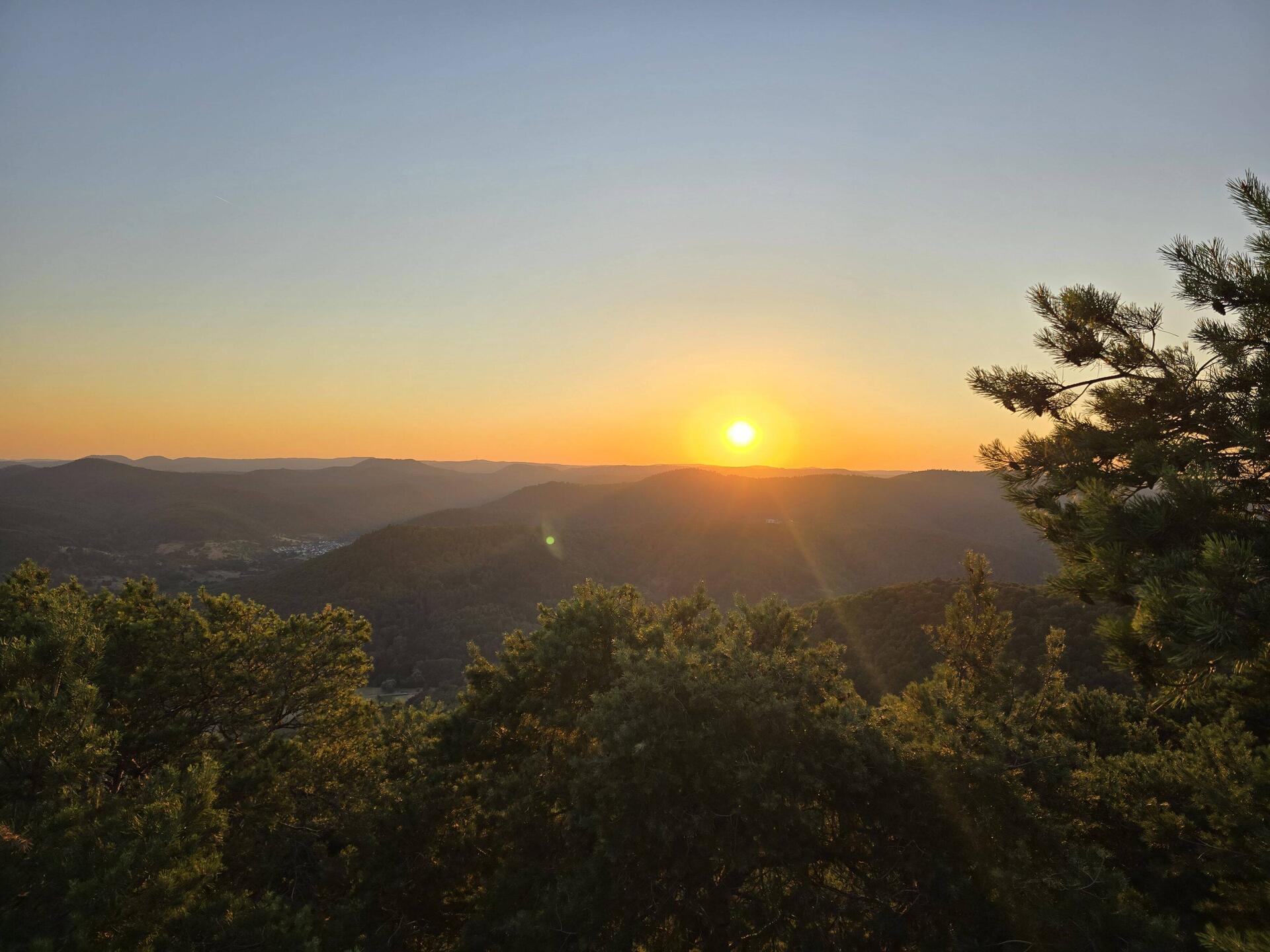 Sonnenuntergang beim Orenfels
