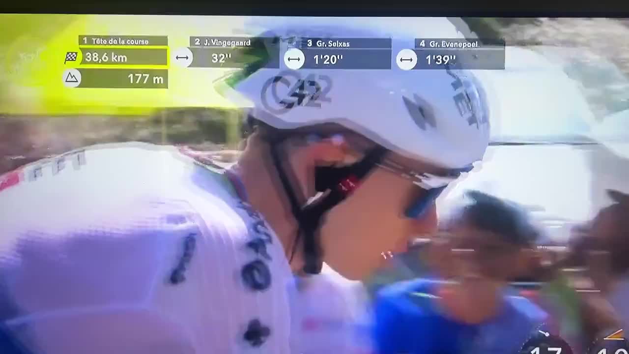 [36,3km top left counter] on the left after the bend before the bins.